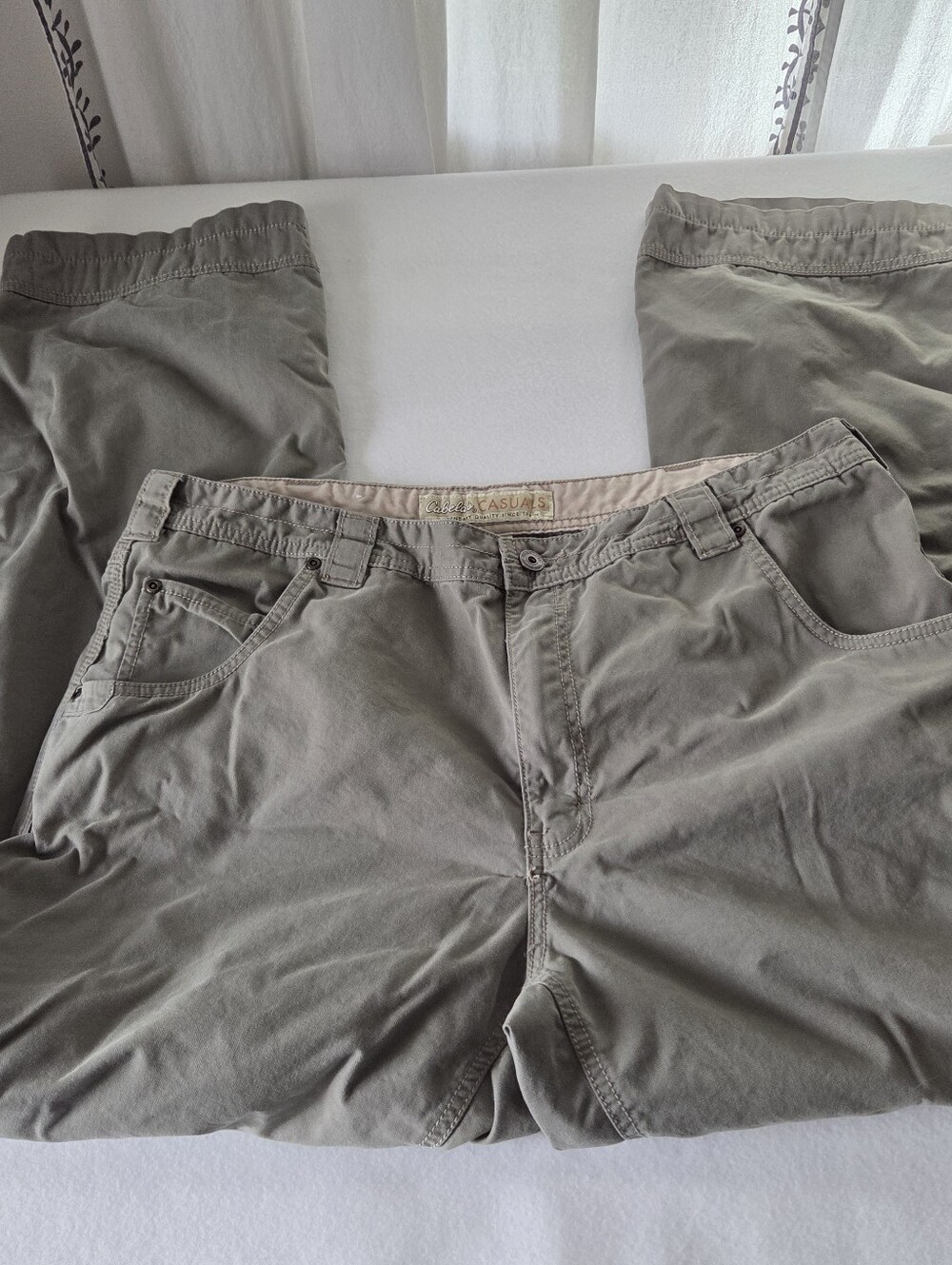 Cabela's Casuals Men's Chino Pants - 38 32